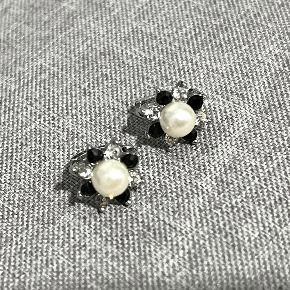 VINTAGE Silver Mini Hoop Earrings with pearl and white and amethyst gemstone